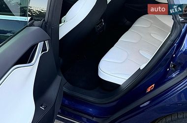 Лифтбек Tesla Model S 2017 в Киеве