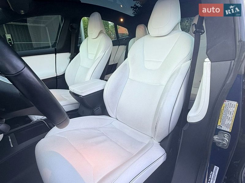 Лифтбек Tesla Model S 2017 в Киеве