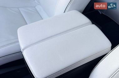 Лифтбек Tesla Model S 2017 в Киеве