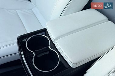Лифтбек Tesla Model S 2017 в Киеве