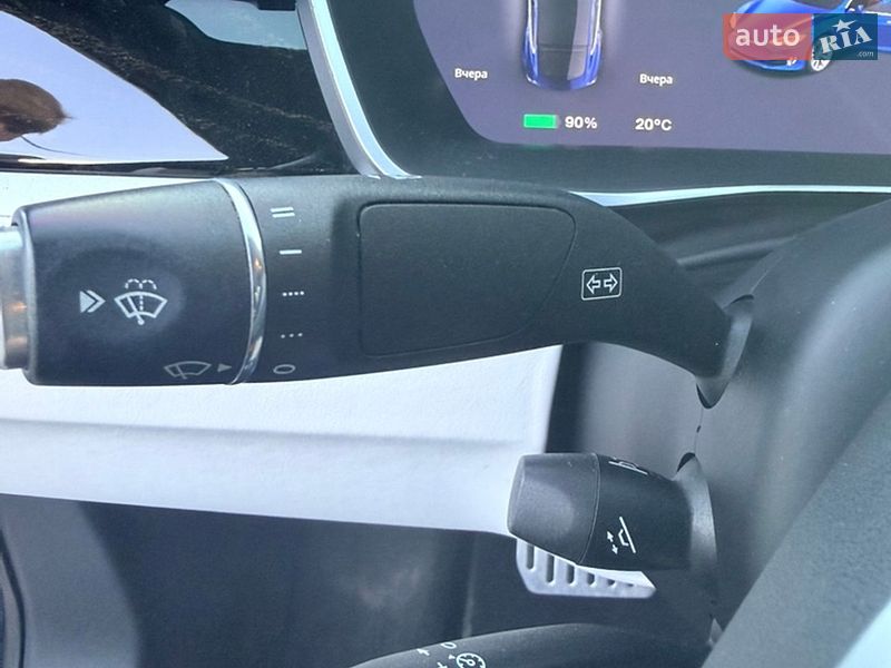 Лифтбек Tesla Model S 2017 в Киеве