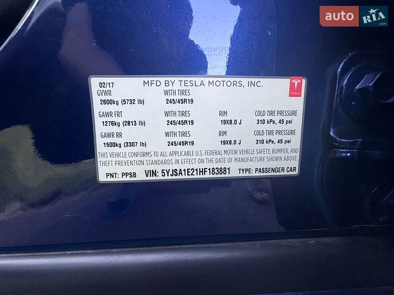Лифтбек Tesla Model S 2017 в Киеве