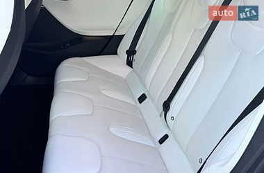 Лифтбек Tesla Model S 2017 в Киеве