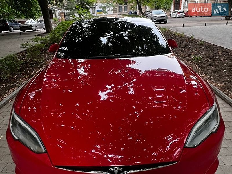 Ліфтбек Tesla Model S 2016 в Одесі