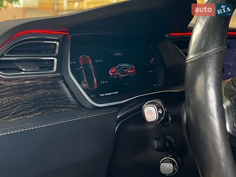 Ліфтбек Tesla Model S 2016 в Одесі