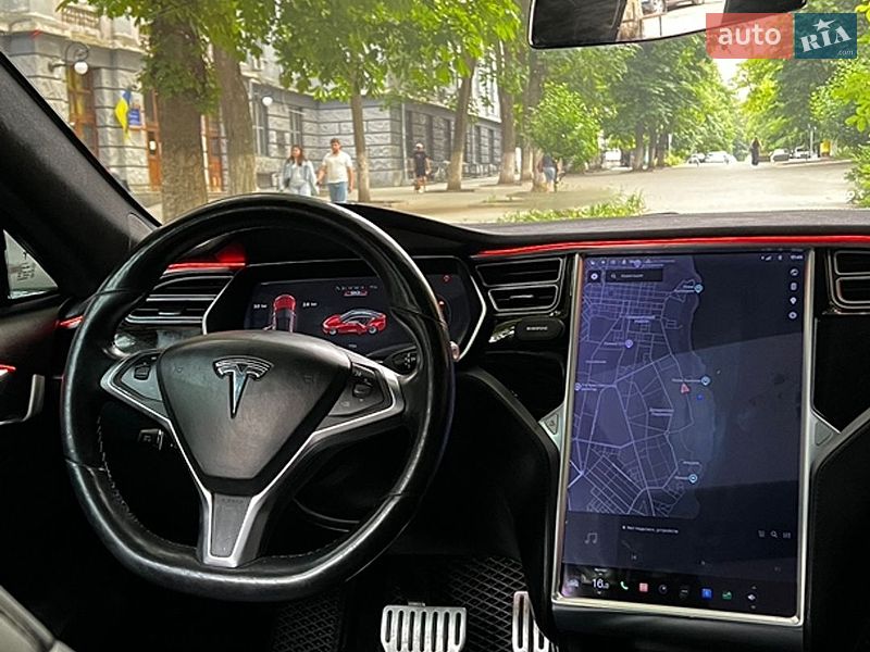 Ліфтбек Tesla Model S 2016 в Одесі
