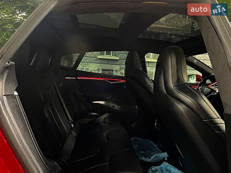 Ліфтбек Tesla Model S 2016 в Одесі