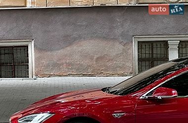 Ліфтбек Tesla Model S 2016 в Одесі