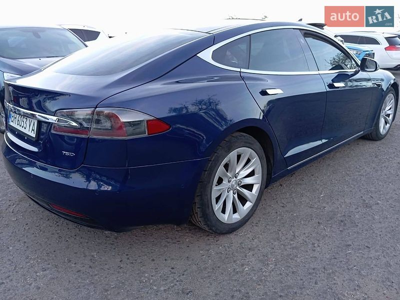 Tesla Model S 2018