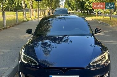 Лифтбек Tesla Model S 2017 в Пирятине
