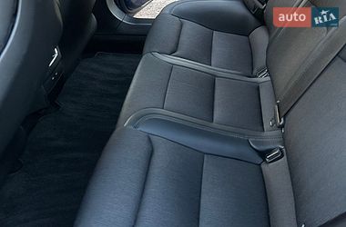 Лифтбек Tesla Model S 2017 в Пирятине