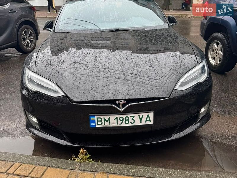 Ліфтбек Tesla Model S 2018 в Сумах