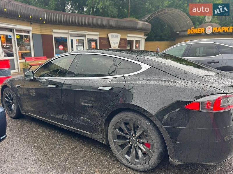 Ліфтбек Tesla Model S 2018 в Сумах