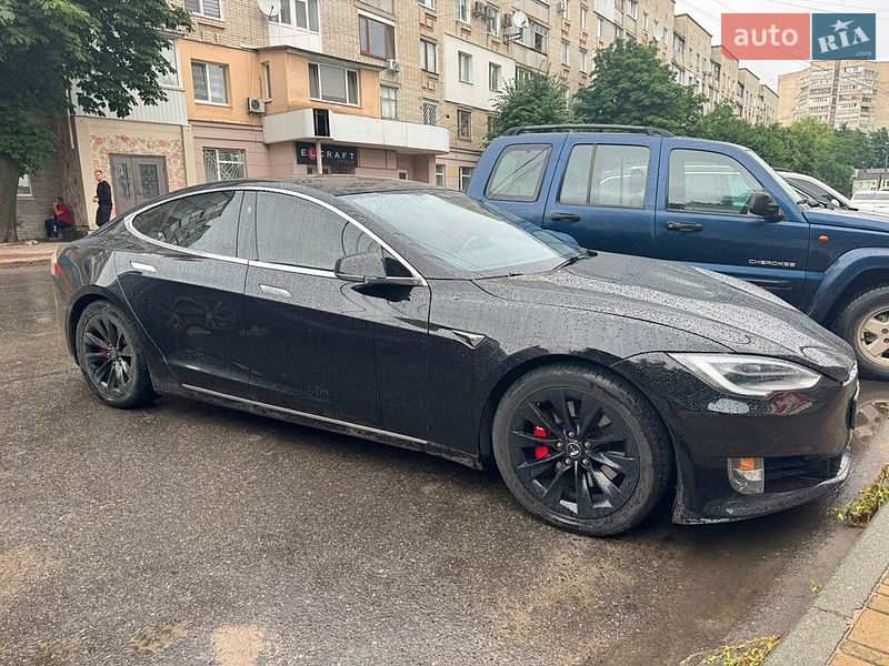 Ліфтбек Tesla Model S 2018 в Сумах