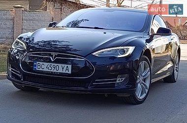 Ліфтбек Tesla Model S 2014 в Львові