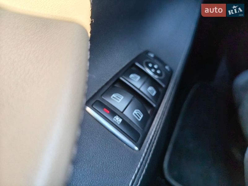 Лифтбек Tesla Model S 2014 в Львове фото 13 Лифтбек Tesla Model S 2014 в Львове