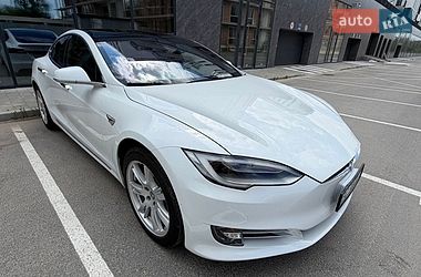 Ліфтбек Tesla Model S 2020 в Львові