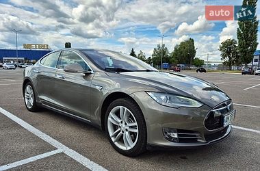 Ліфтбек Tesla Model S 2015 в Житомирі