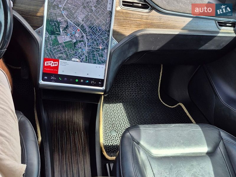 Ліфтбек Tesla Model S 2015 в Житомирі