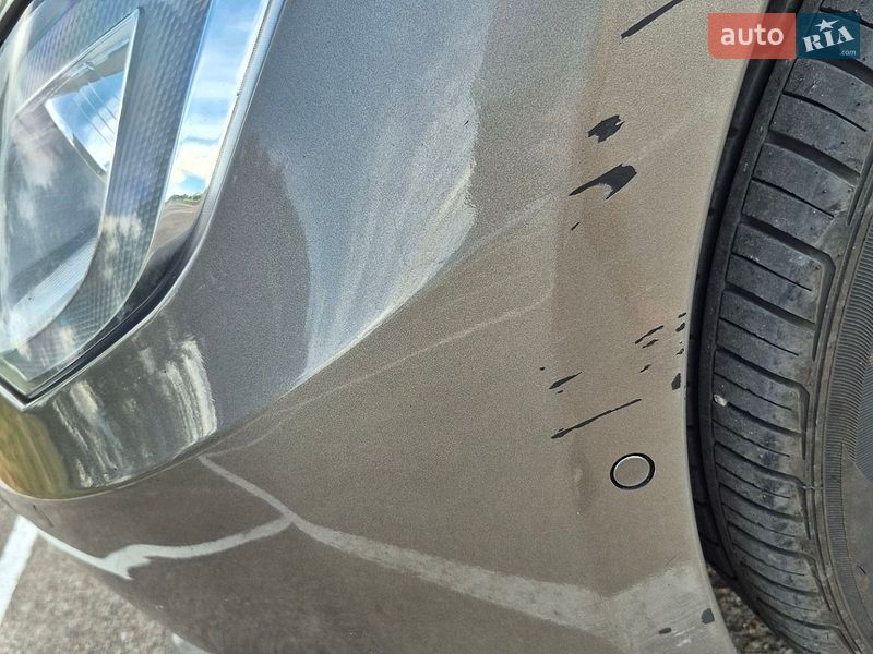 Ліфтбек Tesla Model S 2015 в Житомирі