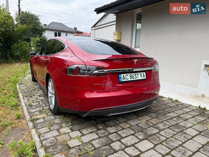 Лифтбек Tesla Model S 2013 в Луцке