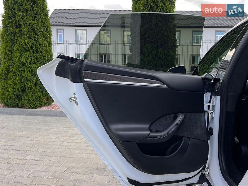 Ліфтбек Tesla Model S 2022 в Вінниці фото 41 Ліфтбек Tesla Model S 2022 в Вінниці