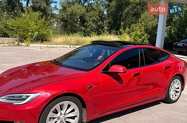 Лифтбек Tesla Model S 2016 в Кременчуге Лифтбек Tesla Model S 2016 в Кременчуге