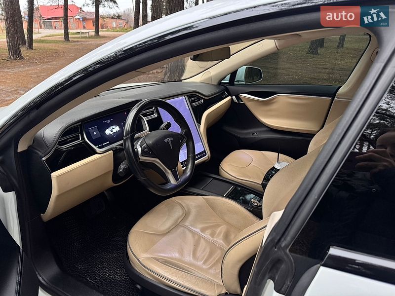 Лифтбек Tesla Model S 2013 в Сумах