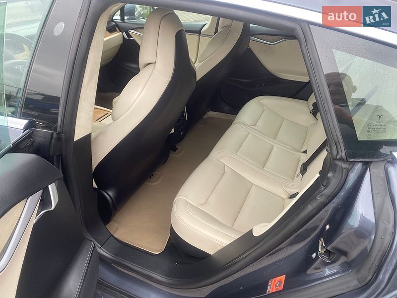 Лифтбек Tesla Model S 2018 в Луцке фото 12 Лифтбек Tesla Model S 2018 в Луцке