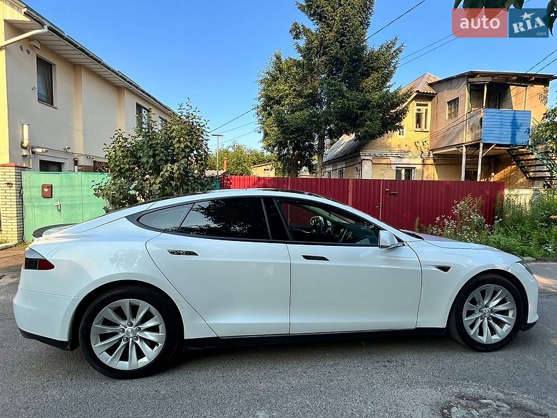 Лифтбек Tesla Model S 2012 в Киеве