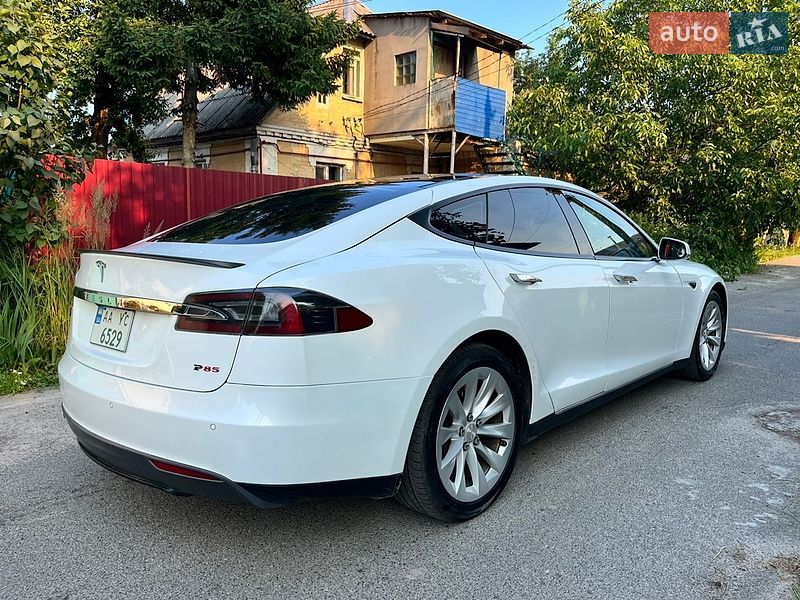 Лифтбек Tesla Model S 2012 в Киеве
