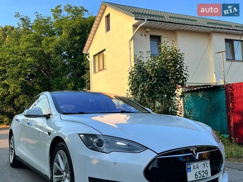 Ліфтбек Tesla Model S 2012 в Києві