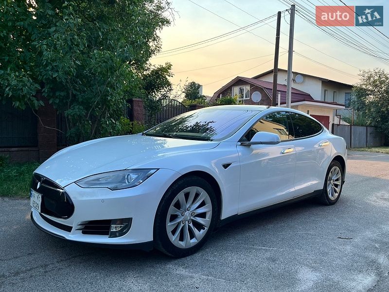 Лифтбек Tesla Model S 2012 в Киеве
