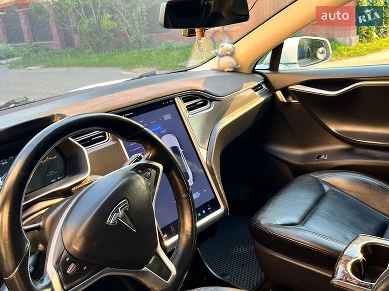 Лифтбек Tesla Model S 2012 в Киеве