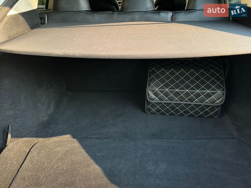 Лифтбек Tesla Model S 2012 в Киеве