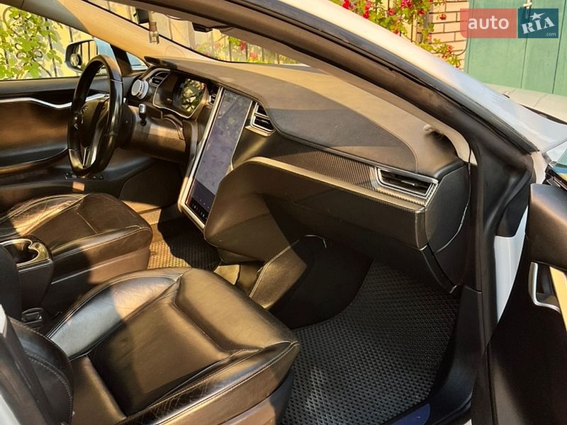 Ліфтбек Tesla Model S 2012 в Києві