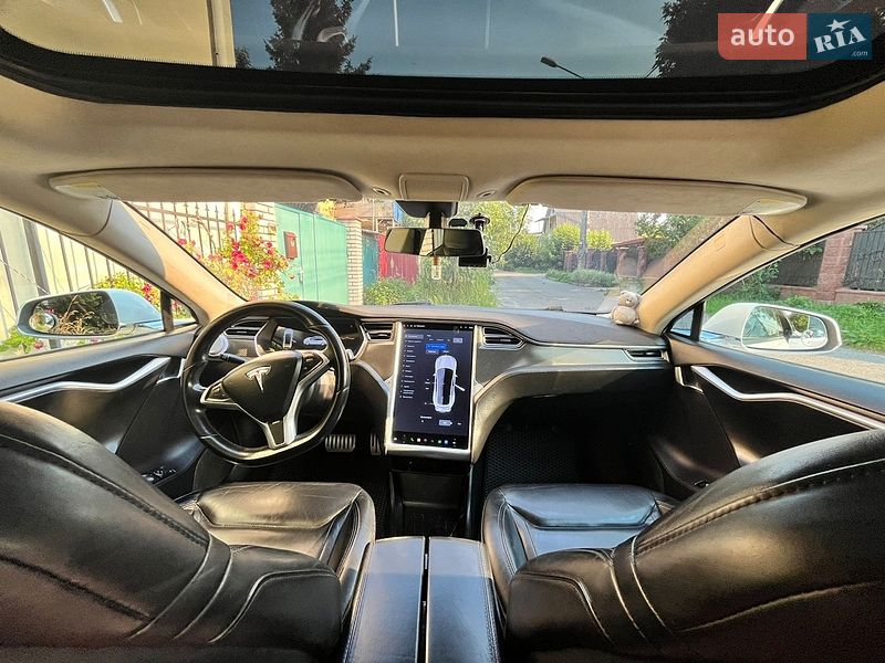 Лифтбек Tesla Model S 2012 в Киеве