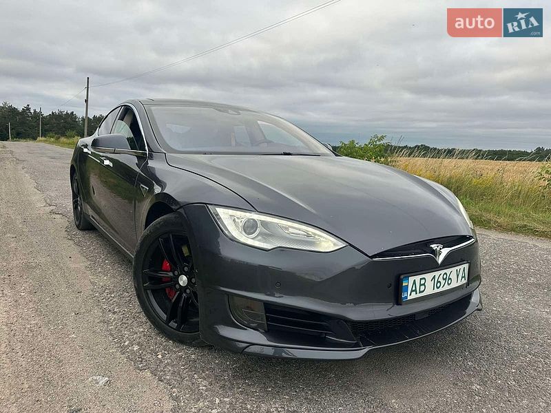 Tesla Model S 2015