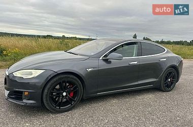 Ліфтбек Tesla Model S 2015 в Вінниці