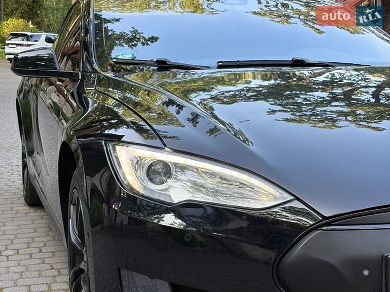 Ліфтбек Tesla Model S 2015 в Львові фото 8 Ліфтбек Tesla Model S 2015 в Львові