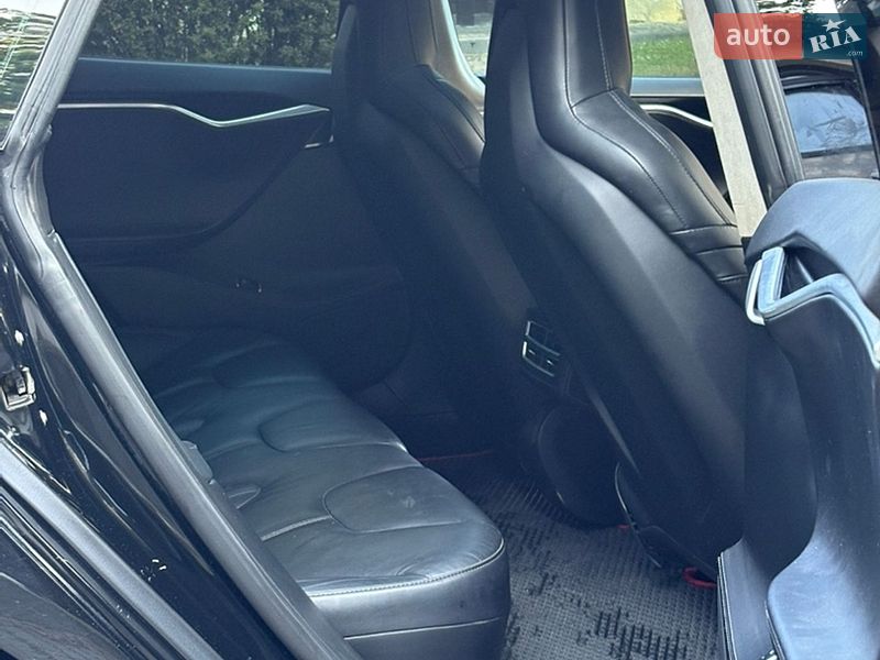 Ліфтбек Tesla Model S 2015 в Львові фото 14 Ліфтбек Tesla Model S 2015 в Львові