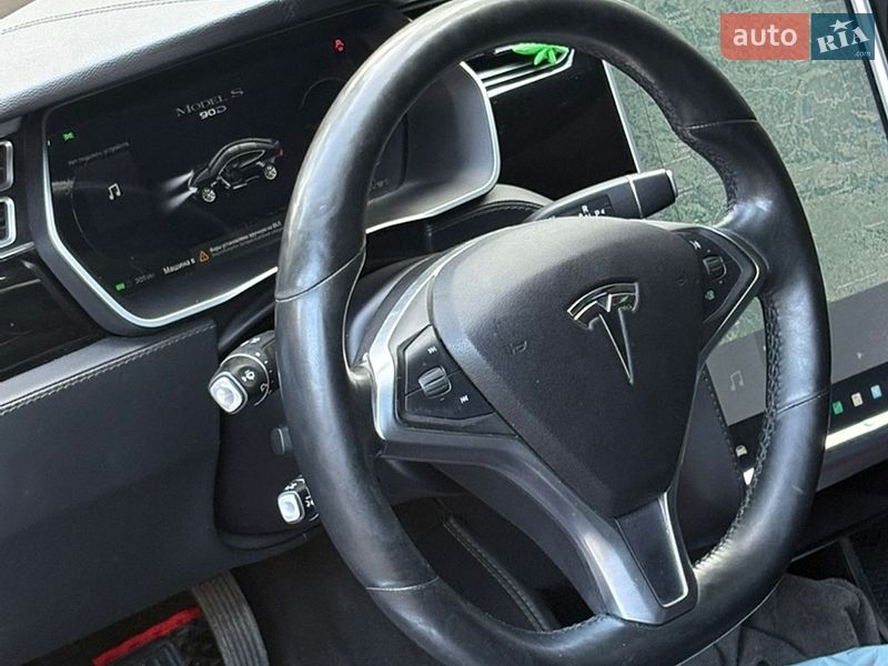 Ліфтбек Tesla Model S 2015 в Львові фото 21 Ліфтбек Tesla Model S 2015 в Львові