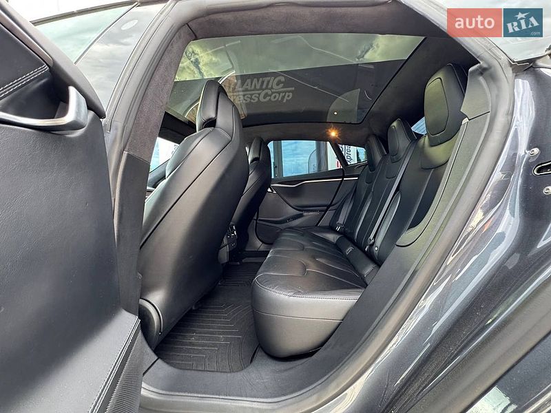 Лифтбек Tesla Model S 2018 в Киеве фото 7 Лифтбек Tesla Model S 2018 в Киеве