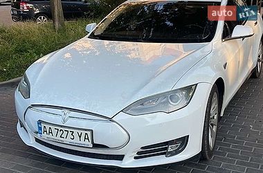 Лифтбек Tesla Model S 2013 в Киеве фото 3 Лифтбек Tesla Model S 2013 в Киеве