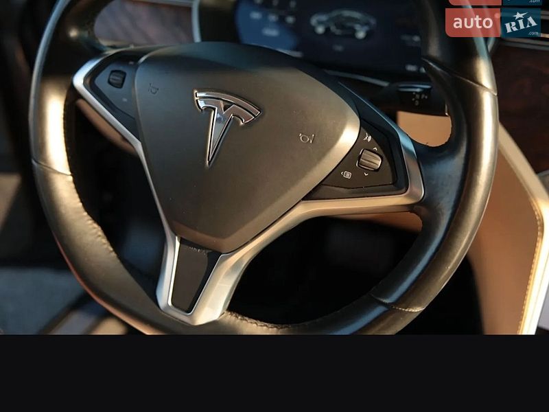 Лифтбек Tesla Model S 2017 в Львове фото 34 Лифтбек Tesla Model S 2017 в Львове