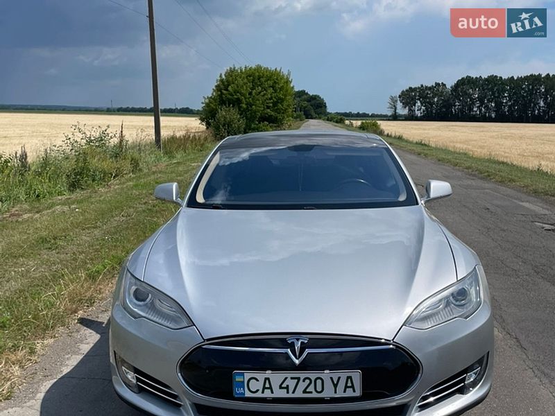 Ліфтбек Tesla Model S 2013 в Жашківу