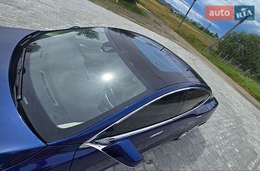 Лифтбек Tesla Model S 2016 в Вижнице