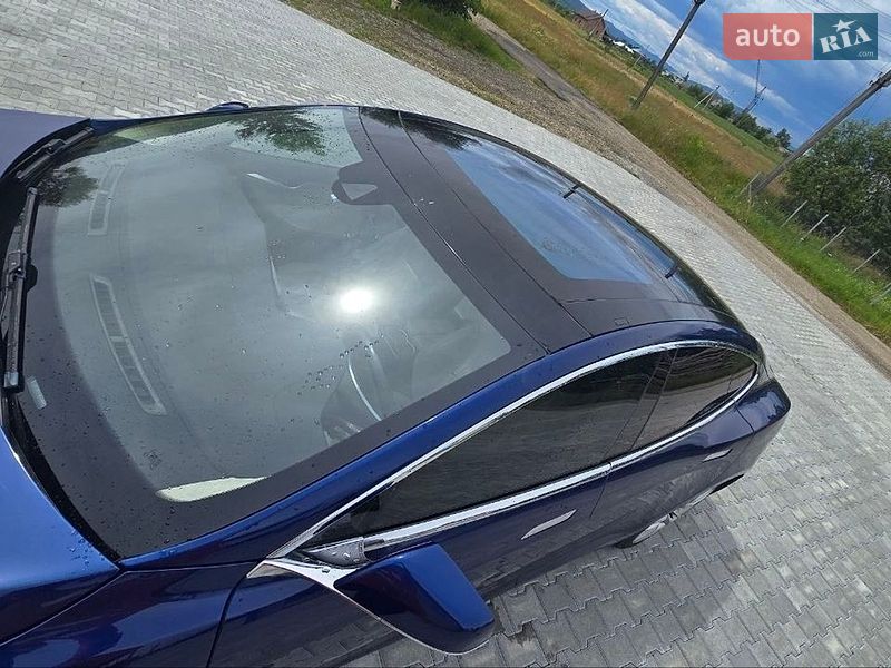 Лифтбек Tesla Model S 2016 в Вижнице
