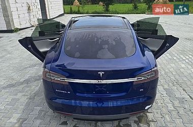 Лифтбек Tesla Model S 2016 в Вижнице