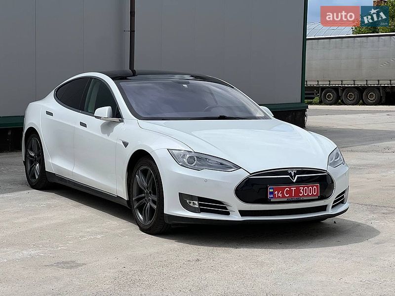 Ліфтбек Tesla Model S 2013 в Вінниці